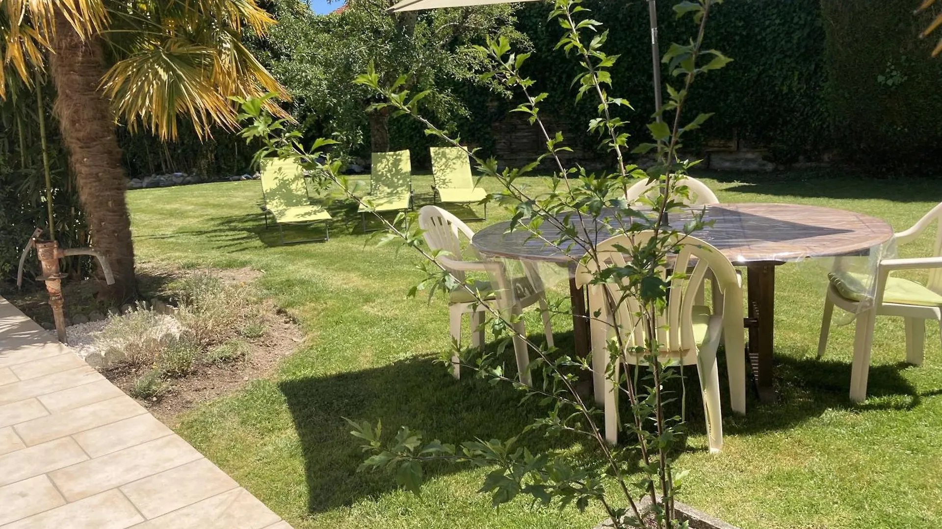 펜션 Maison A Lourdes, Avec Jardin